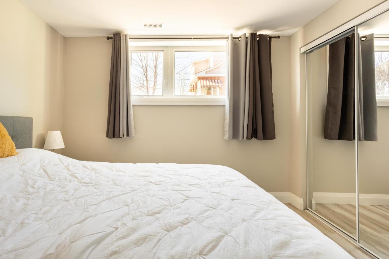 Entire 2 Bedroom Apartment Downtown - U1 Kitchener Esterno foto